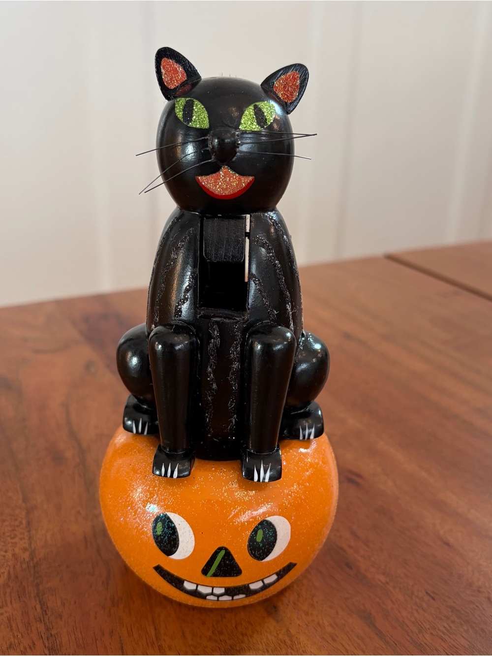 World Market 2012 Wood Halloween Black Cat on Jack-O-Lantern Pumpkin Nutcracker